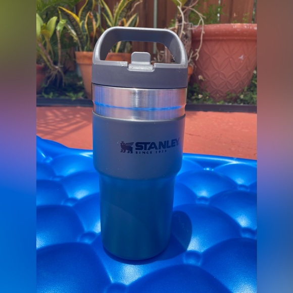 Stanley Flip Straw Tumbler - Picture 2 of 10